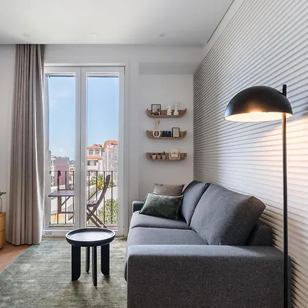 Bright & Cozy Almada -