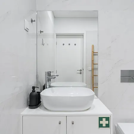 Bright & Cozy Almada - *