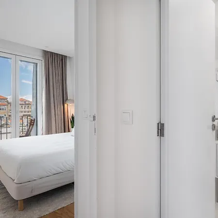 Bright & Cozy Almada -