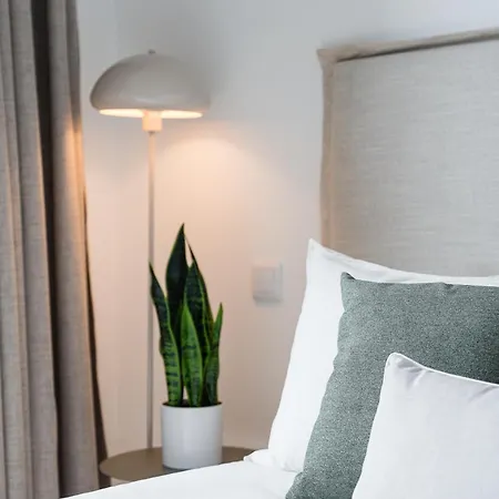 Bright & Cozy Almada -