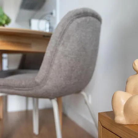 Bright & Cozy Almada -